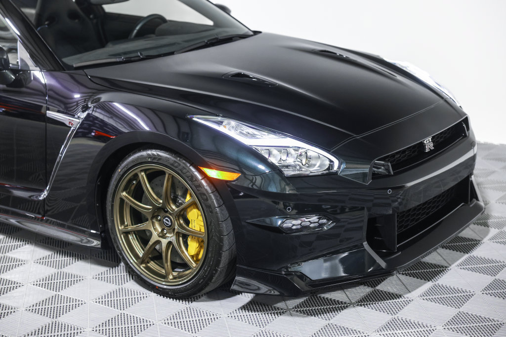 Used 2024 Nissan GT-R w/ Floor Mat Package AWD/4WD image 5