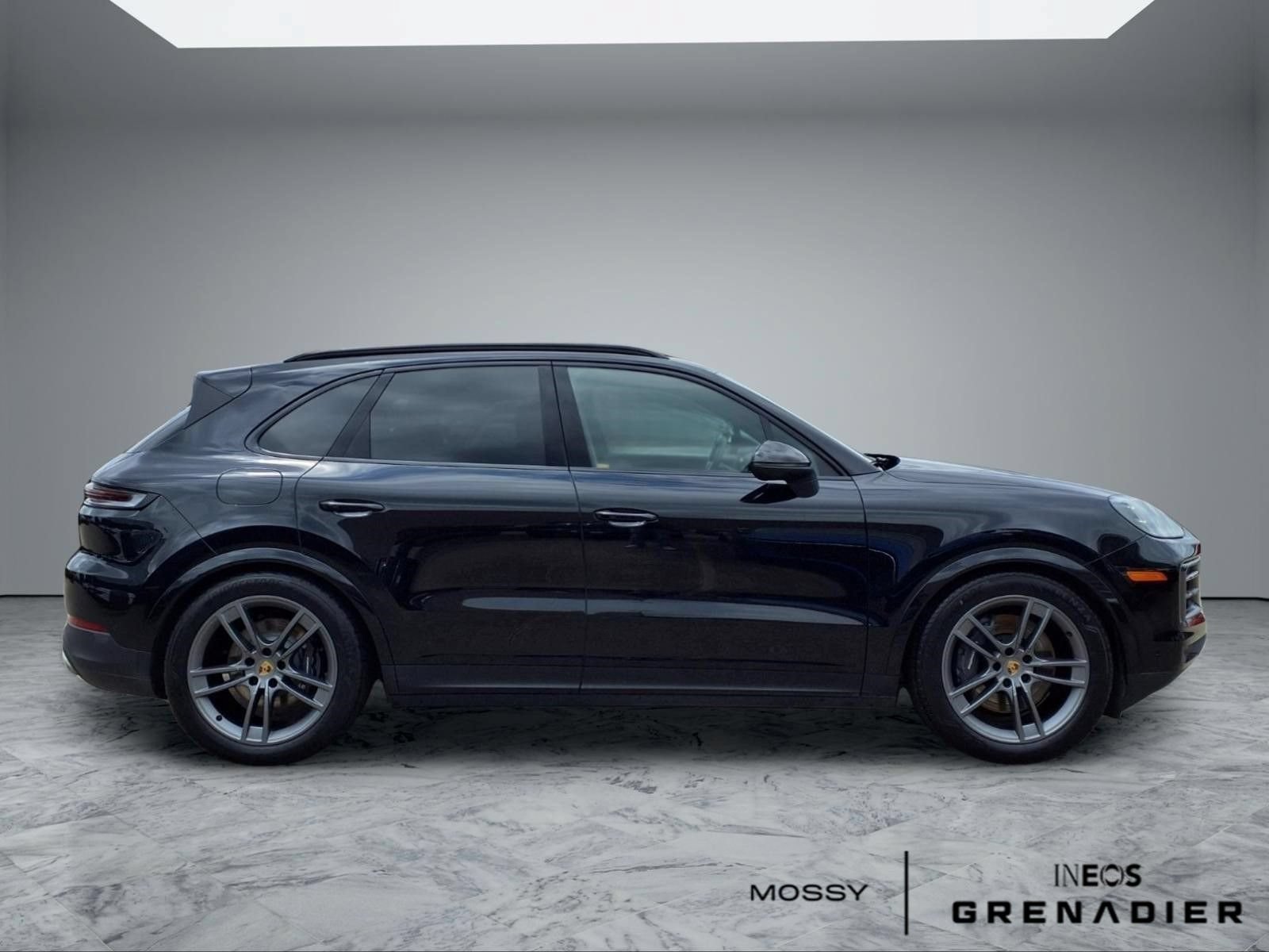 Used 2024 Porsche Cayenne AWD/4WD image 8