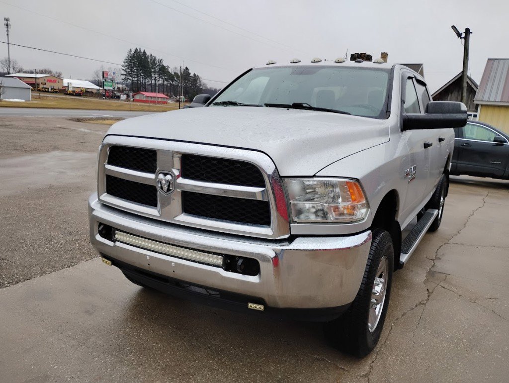 Used 2018 RAM 2500 Tradesman w/ Chrome Appearance Group image 4