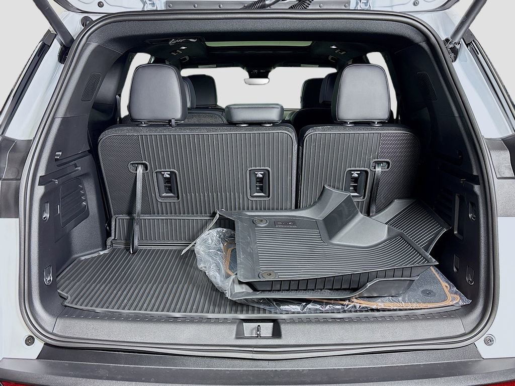 New 2026 GMC Acadia AT4 w/ Luxury Package image 28