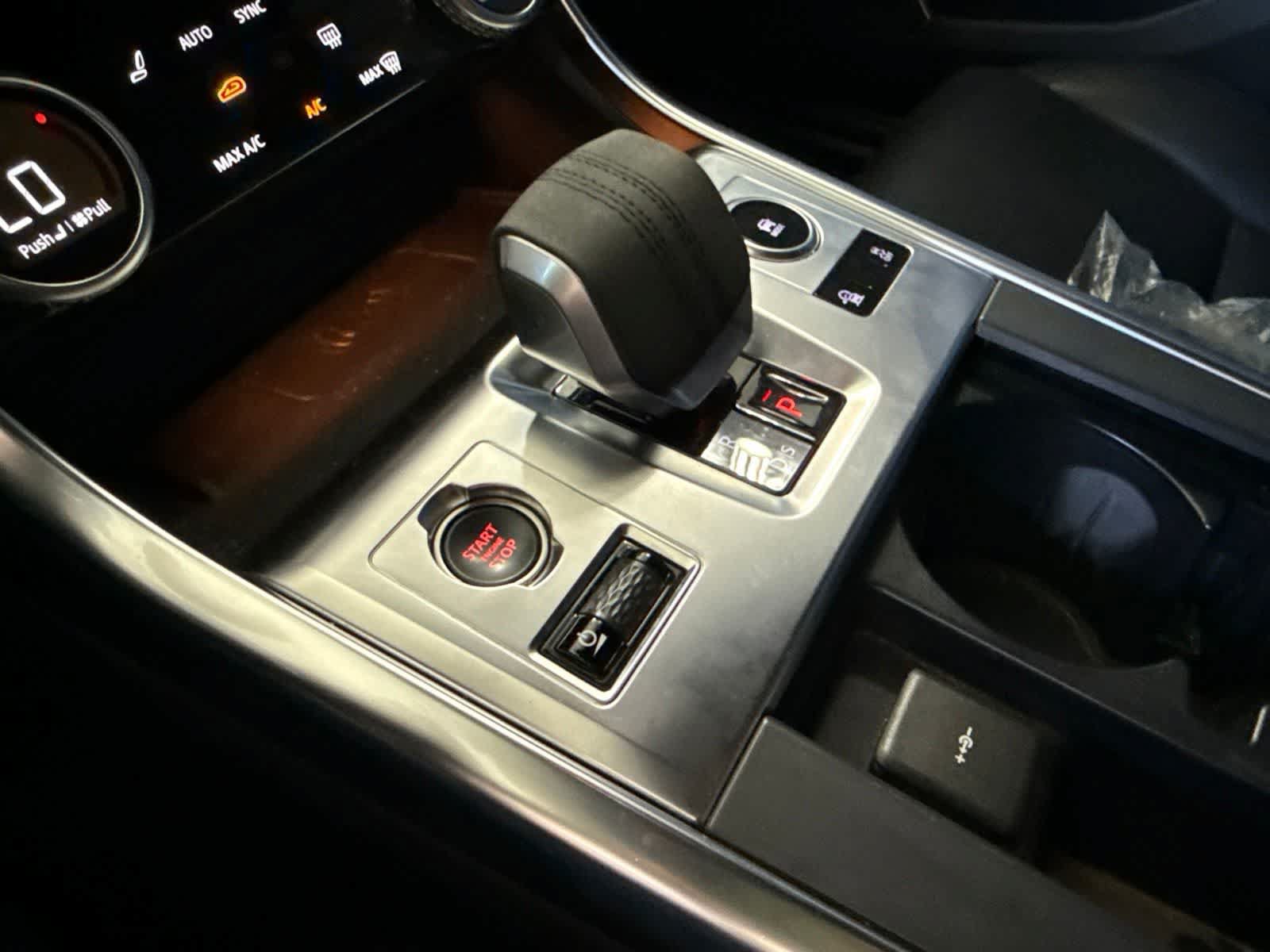 Used 2023 Jaguar XF SE RWD image 27