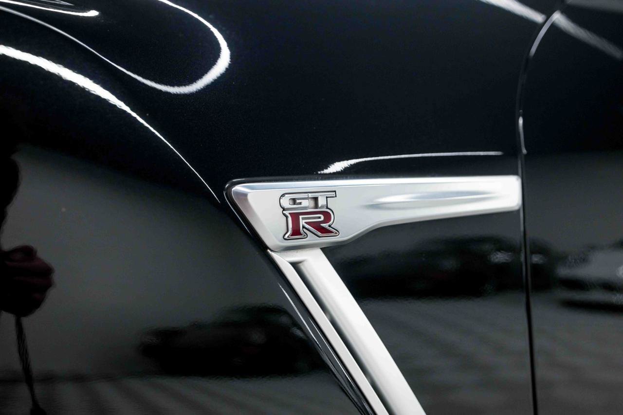 Used 2015 Nissan GT-R Premium AWD/4WD image 12