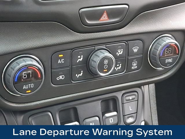 Used 2021 GMC Terrain SLE w/ Driver Convenience Package image 14