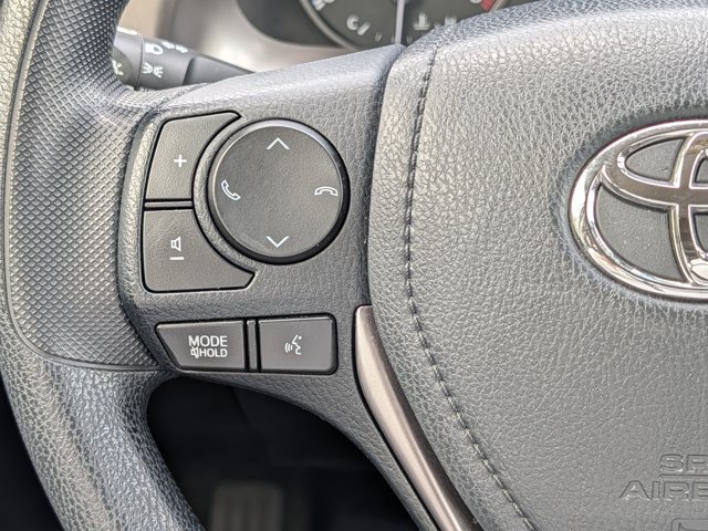 Used 2018 Toyota RAV4 LE FWD image 21