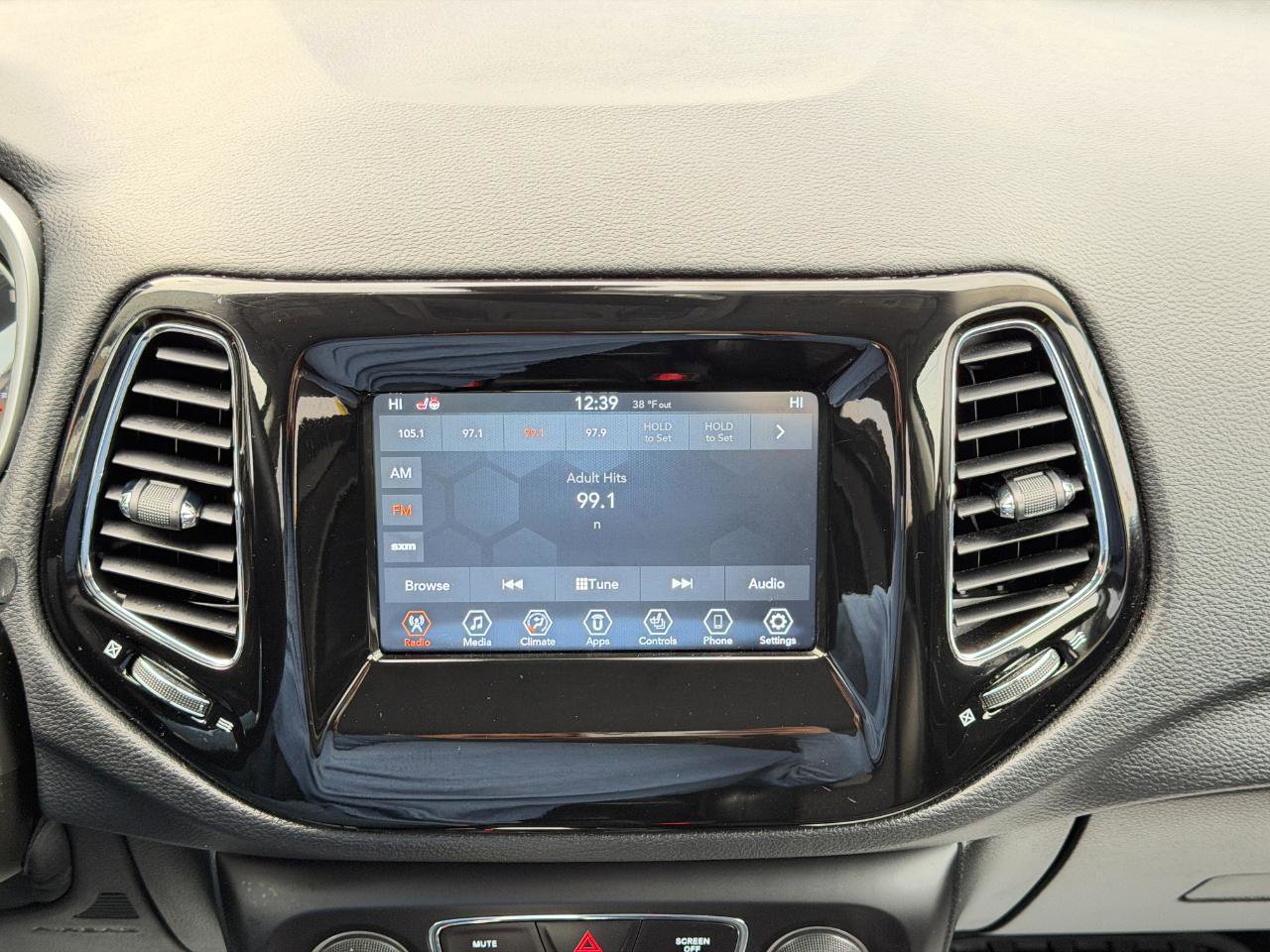 Used 2019 Jeep Compass Latitude image 49