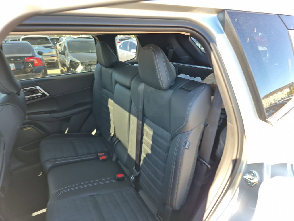 New 2026 Mitsubishi Outlander SE image 42