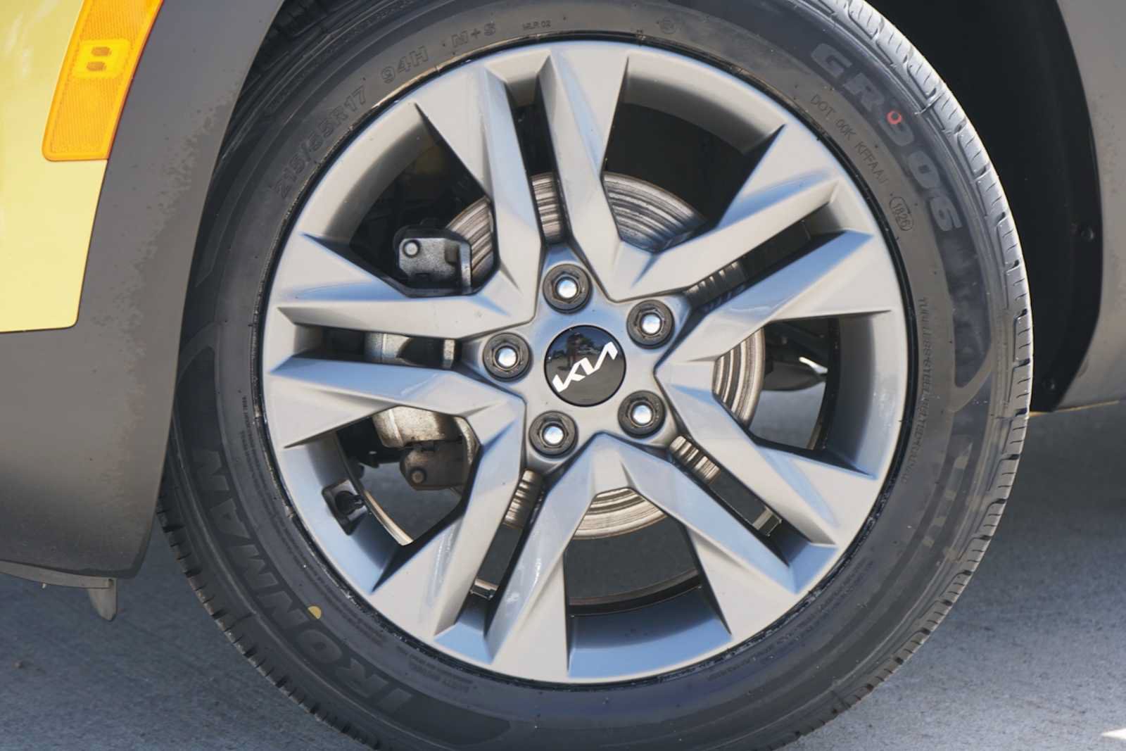 Certified 2023 Kia Seltos S FWD image 2