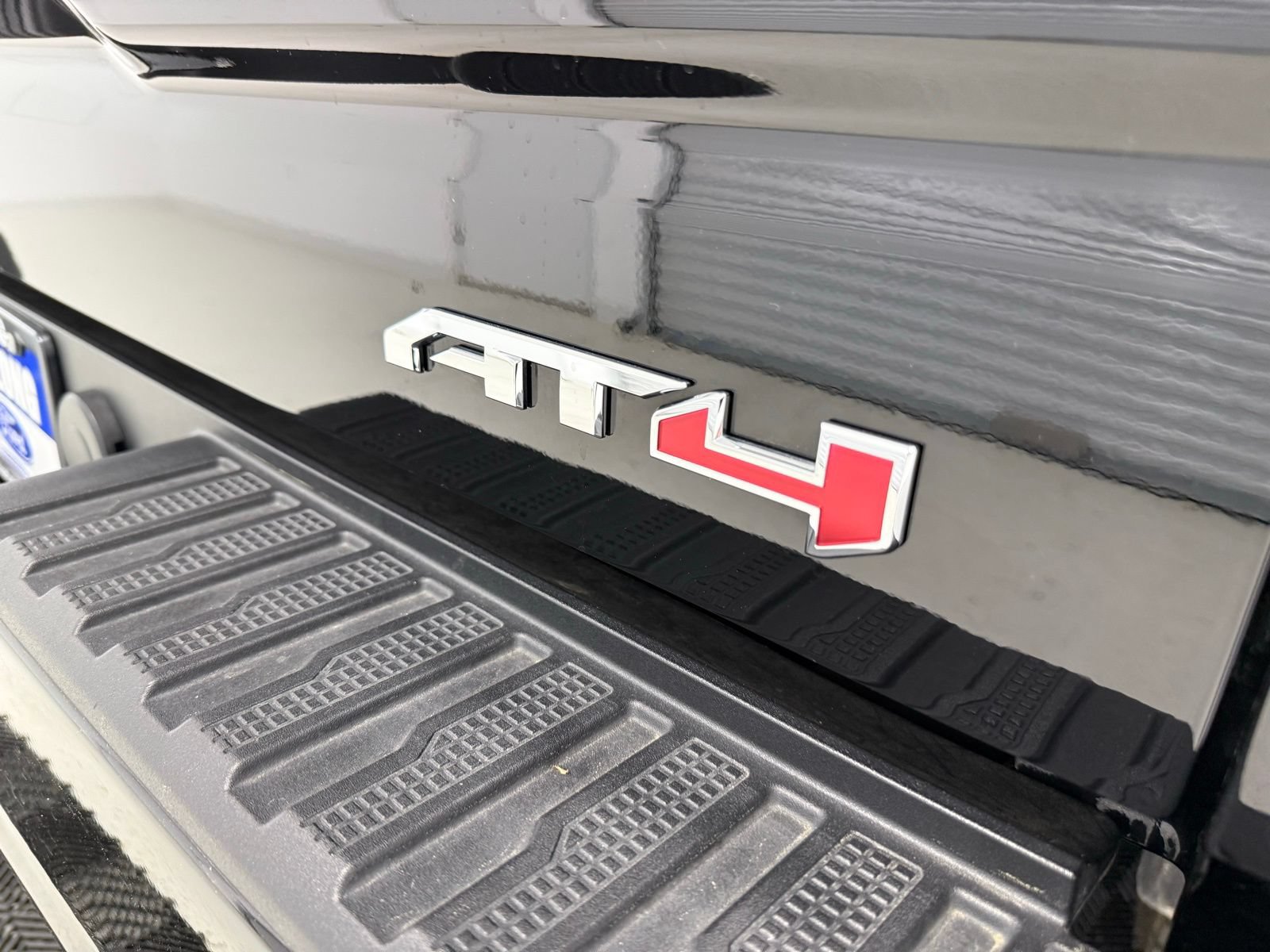 Used 2025 GMC Sierra 1500 AT4 AWD/4WD image 8