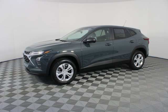 New 2026 Chevrolet Trax LS image 2