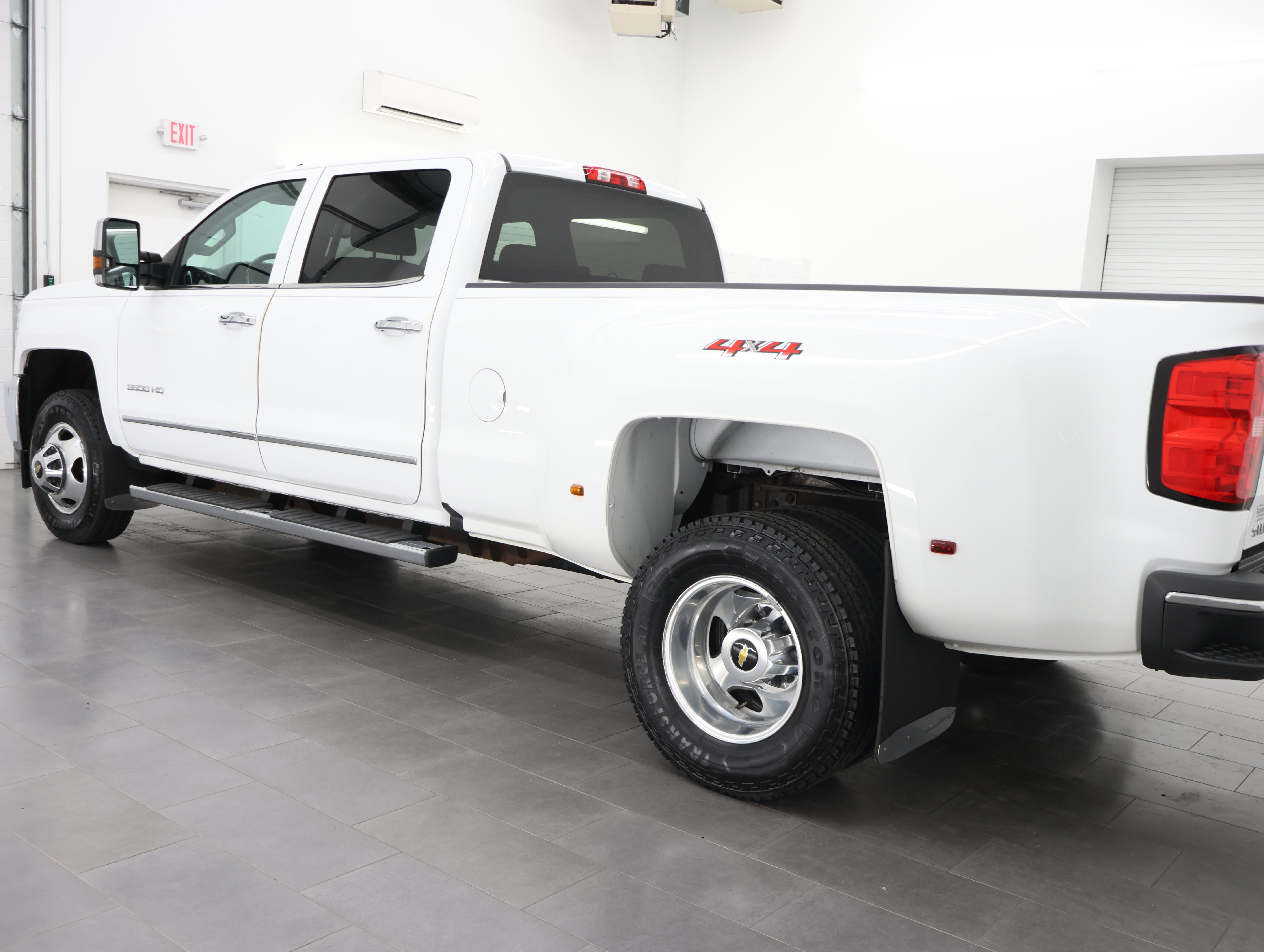 Used 2019 Chevrolet Silverado 3500 LTZ w/ Duramax Plus Package AWD/4WD image 6
