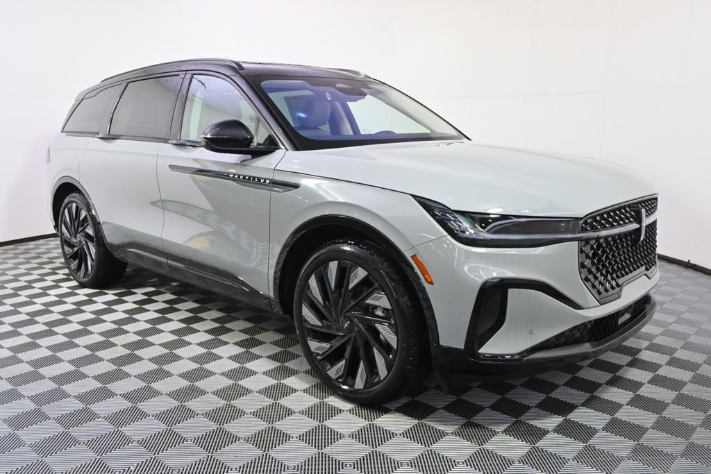 New 2026 Lincoln Nautilus Reserve w/ Jet Appearance Package AWD/4WD image 8