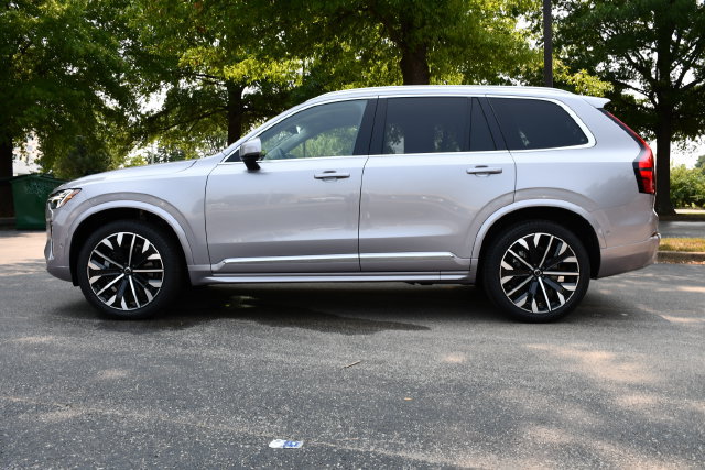 New 2026 Volvo XC90 B6 Plus w/ Protection Package Premier AWD/4WD image 4