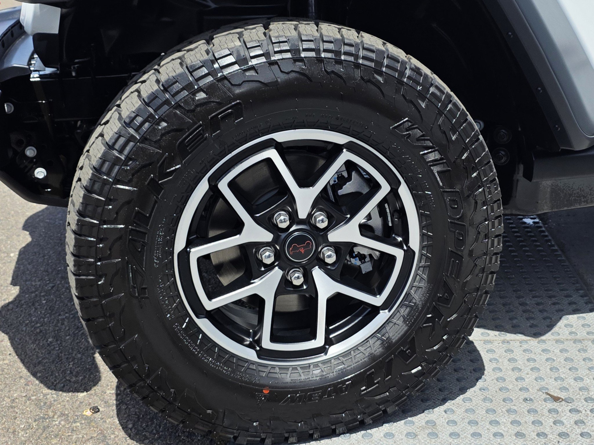 New 2026 Jeep Gladiator Rubicon w/ Steel Power Dome Hood Package AWD/4WD image 8