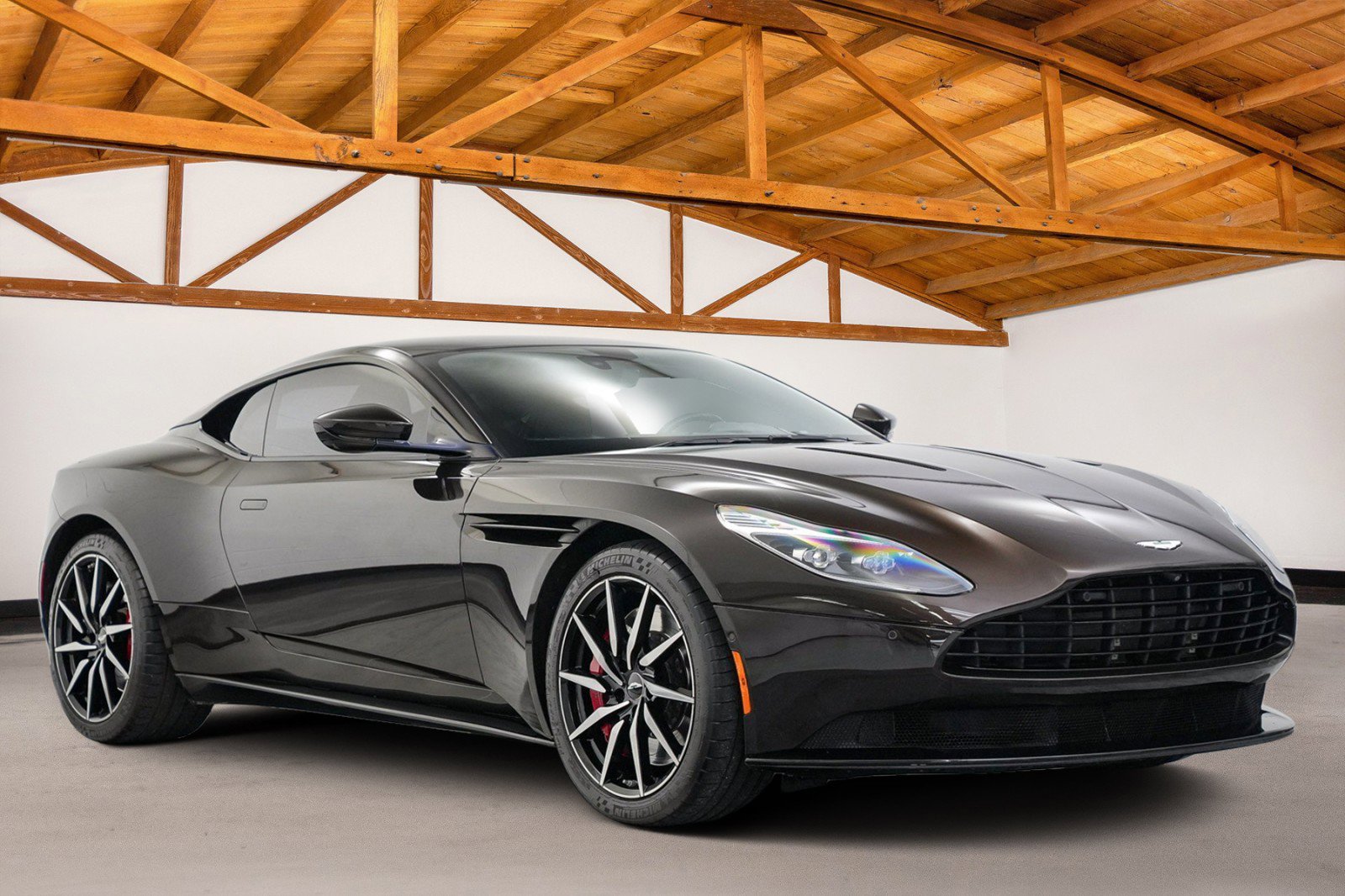 Used 2018 Aston Martin DB11 V12 image 7
