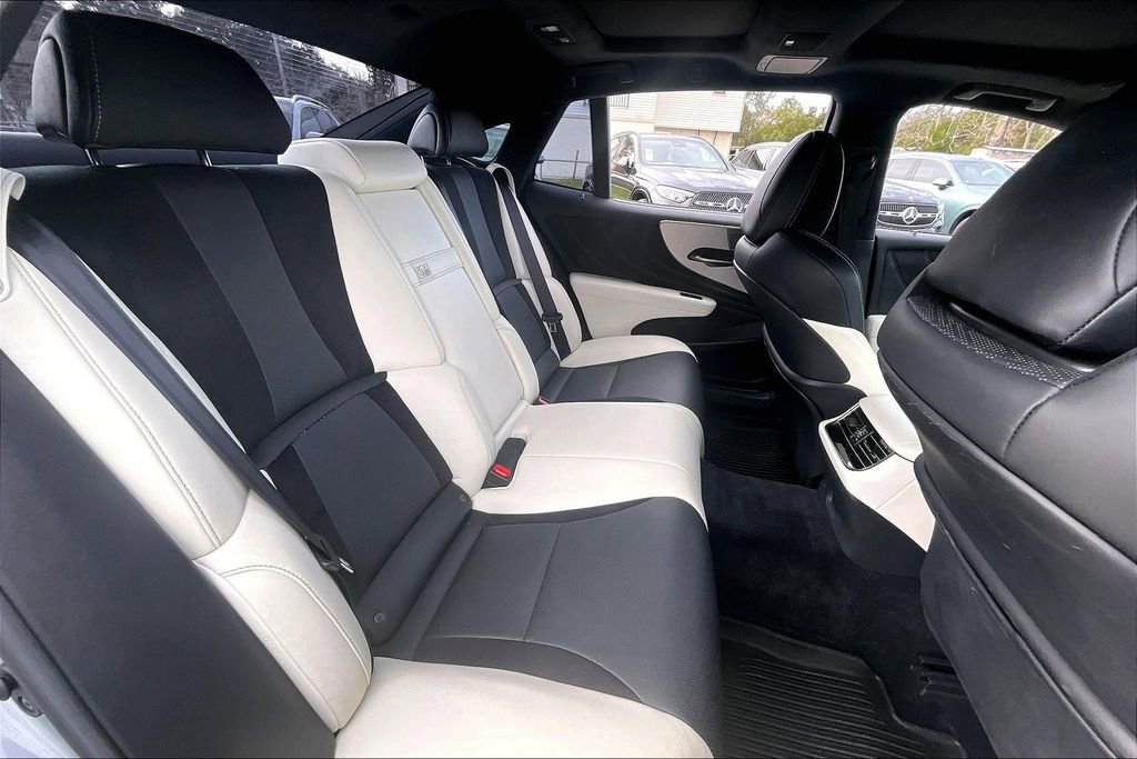 Used 2021 Lexus LS 500 F Sport w/ Accessory Package (Z2) image 22