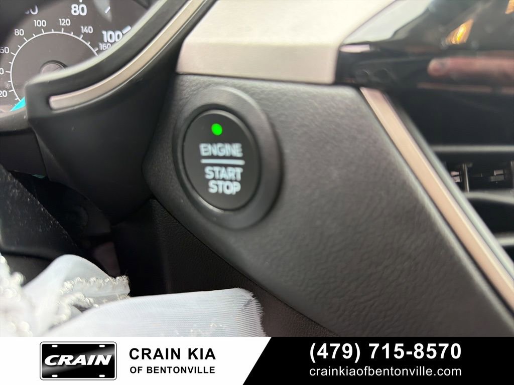 Used 2022 Ford Escape SEL image 25