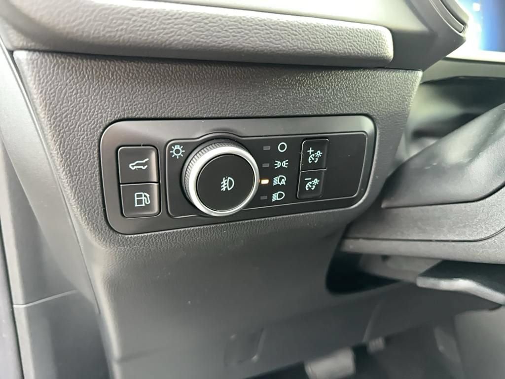 New 2025 Ford Escape SE FWD image 15