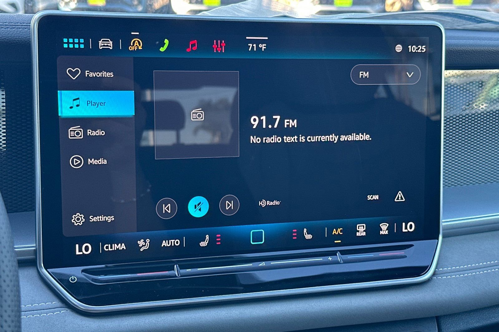 New 2026 Volkswagen Tiguan SE R-Line image 16