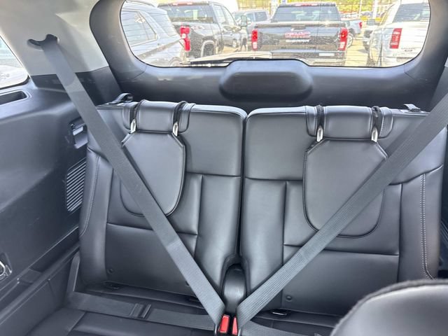 Used 2023 Ford Explorer XLT w/ Equipment Group 202A AWD/4WD image 17