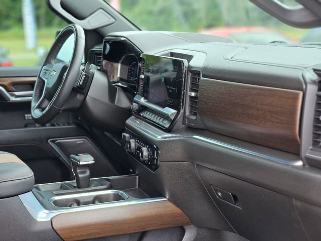 Used 2024 Chevrolet Silverado 1500 High Country w/ Technology Package image 13