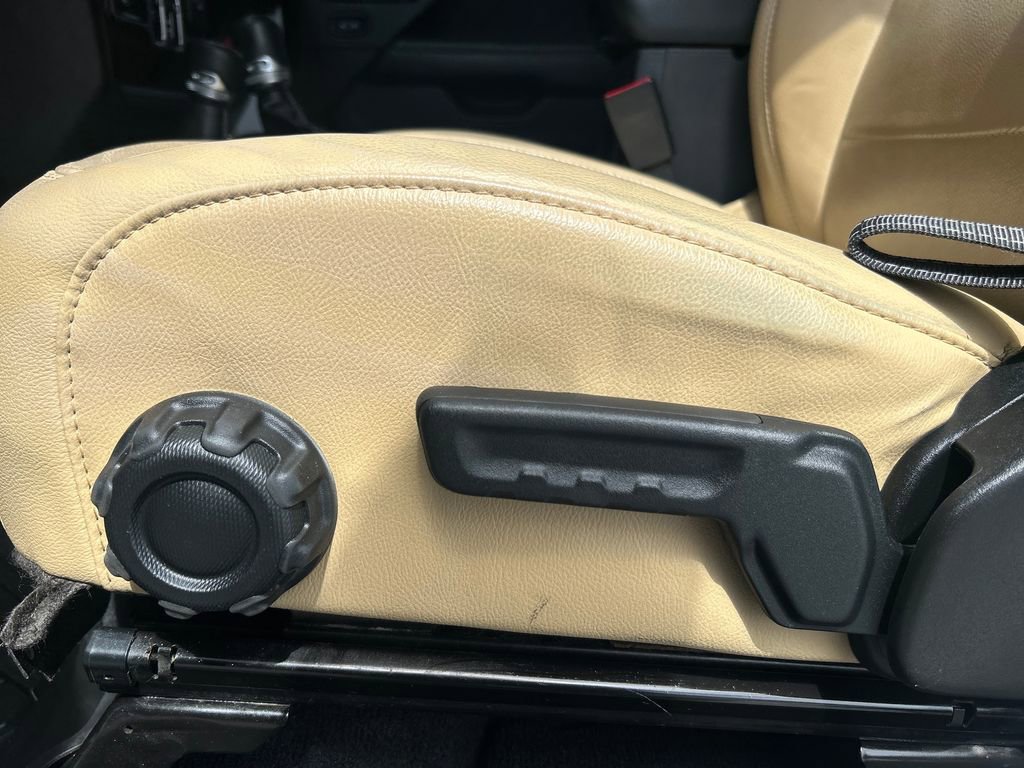 Used 2019 Jeep Wrangler Unlimited Sahara AWD/4WD image 20