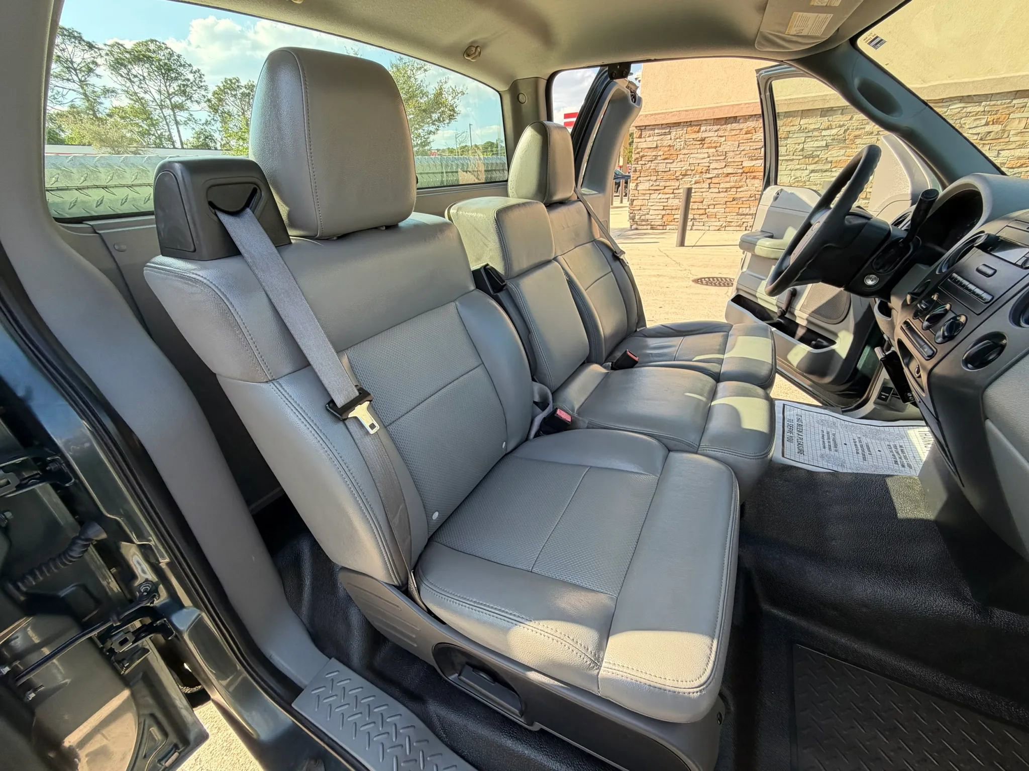 Used 2004 Ford F150 XLT image 24