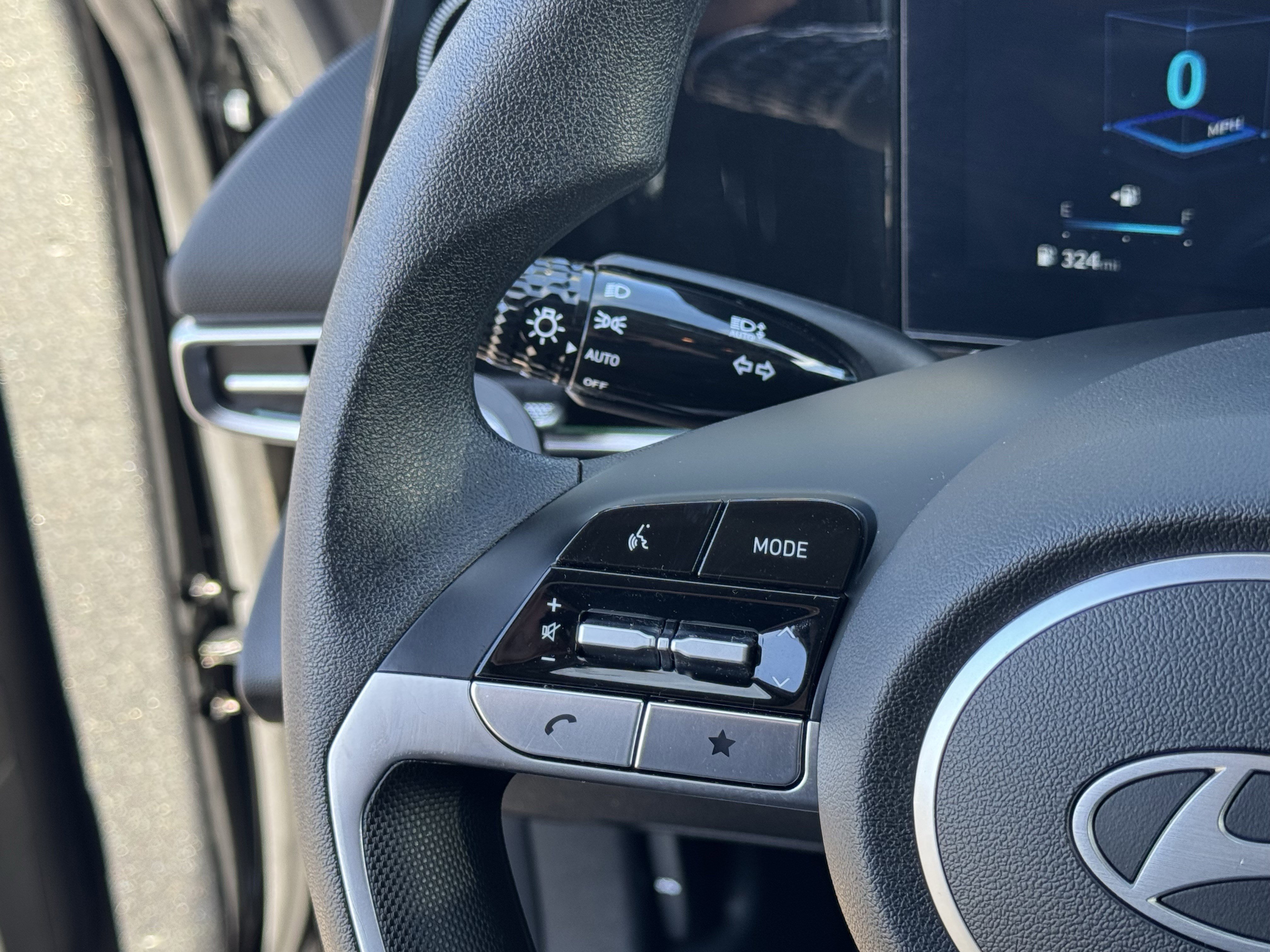 Used 2024 Hyundai Elantra SEL image 20