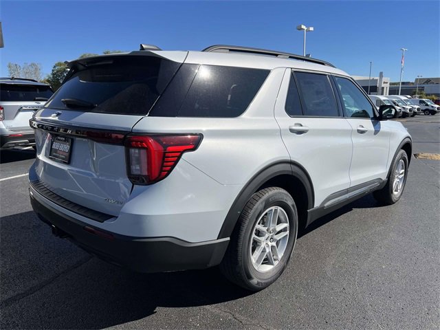 New 2025 Ford Explorer Active image 8