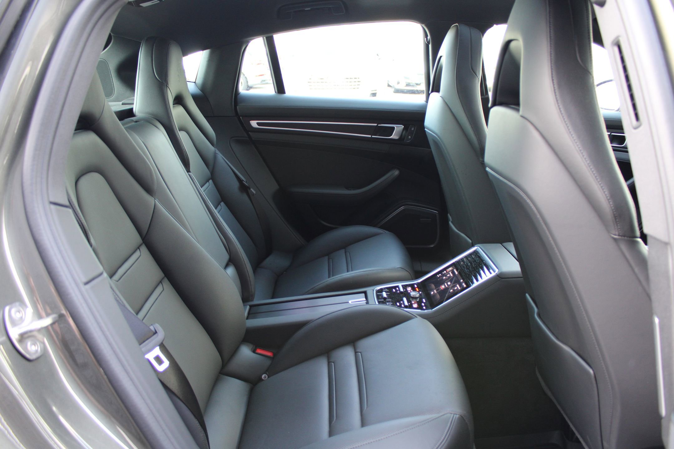 Certified 2023 Porsche Panamera Platinum Edition image 25