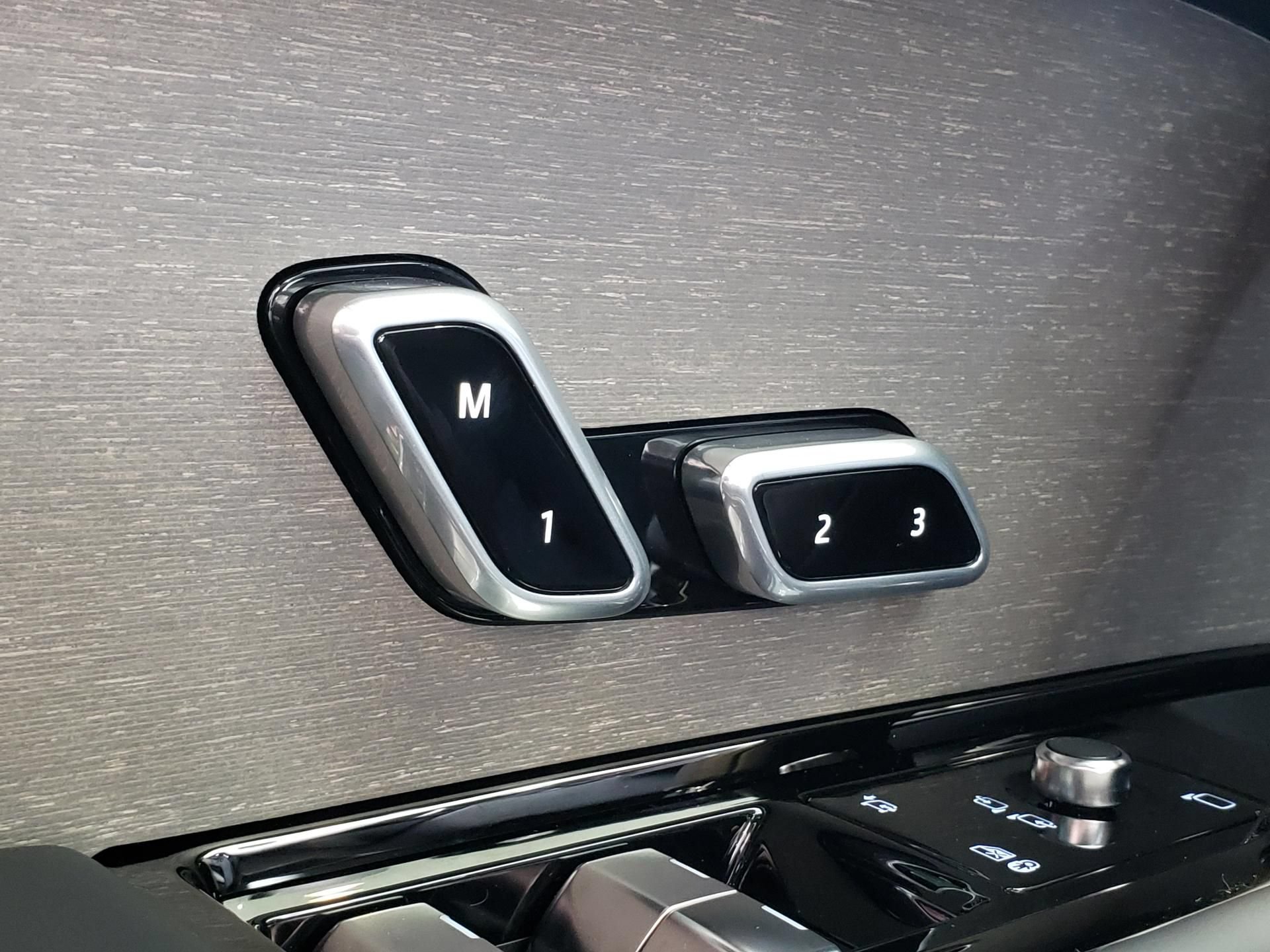 New 2026 Land Rover Range Rover SV AWD/4WD image 26