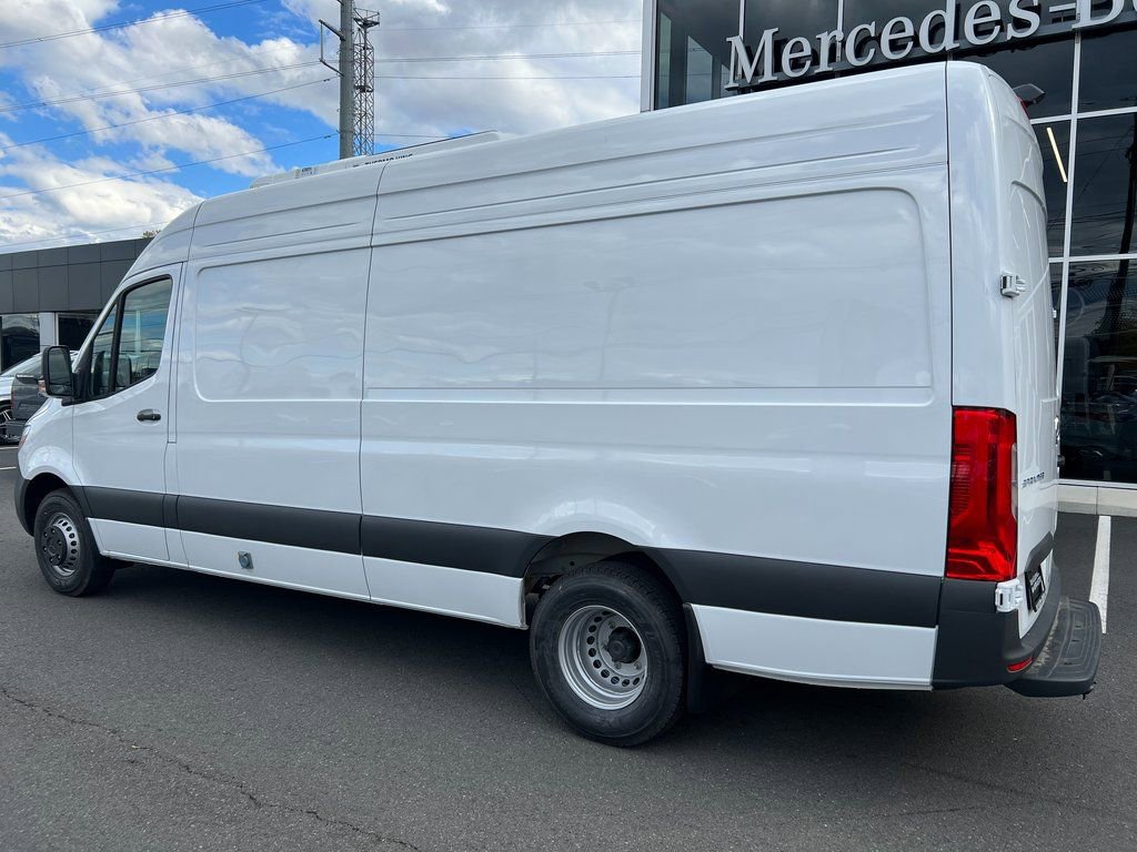 New 2025 Mercedes-Benz Sprinter 4500 image 2