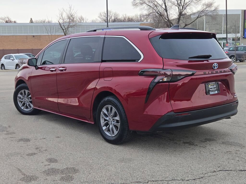 Used 2023 Toyota Sienna XLE image 15