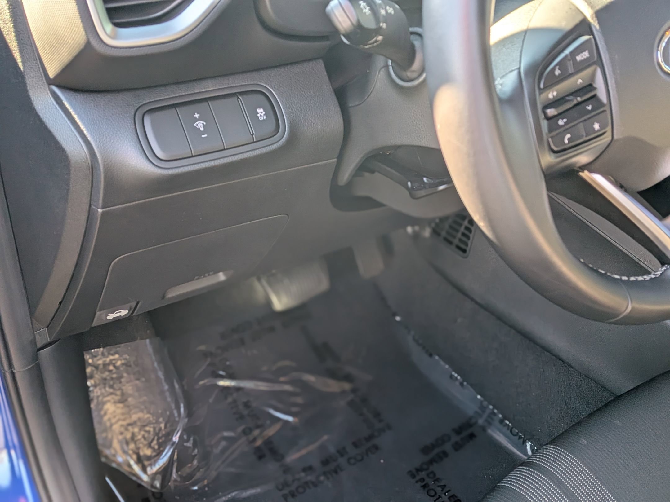 Used 2024 Hyundai Venue SEL image 17