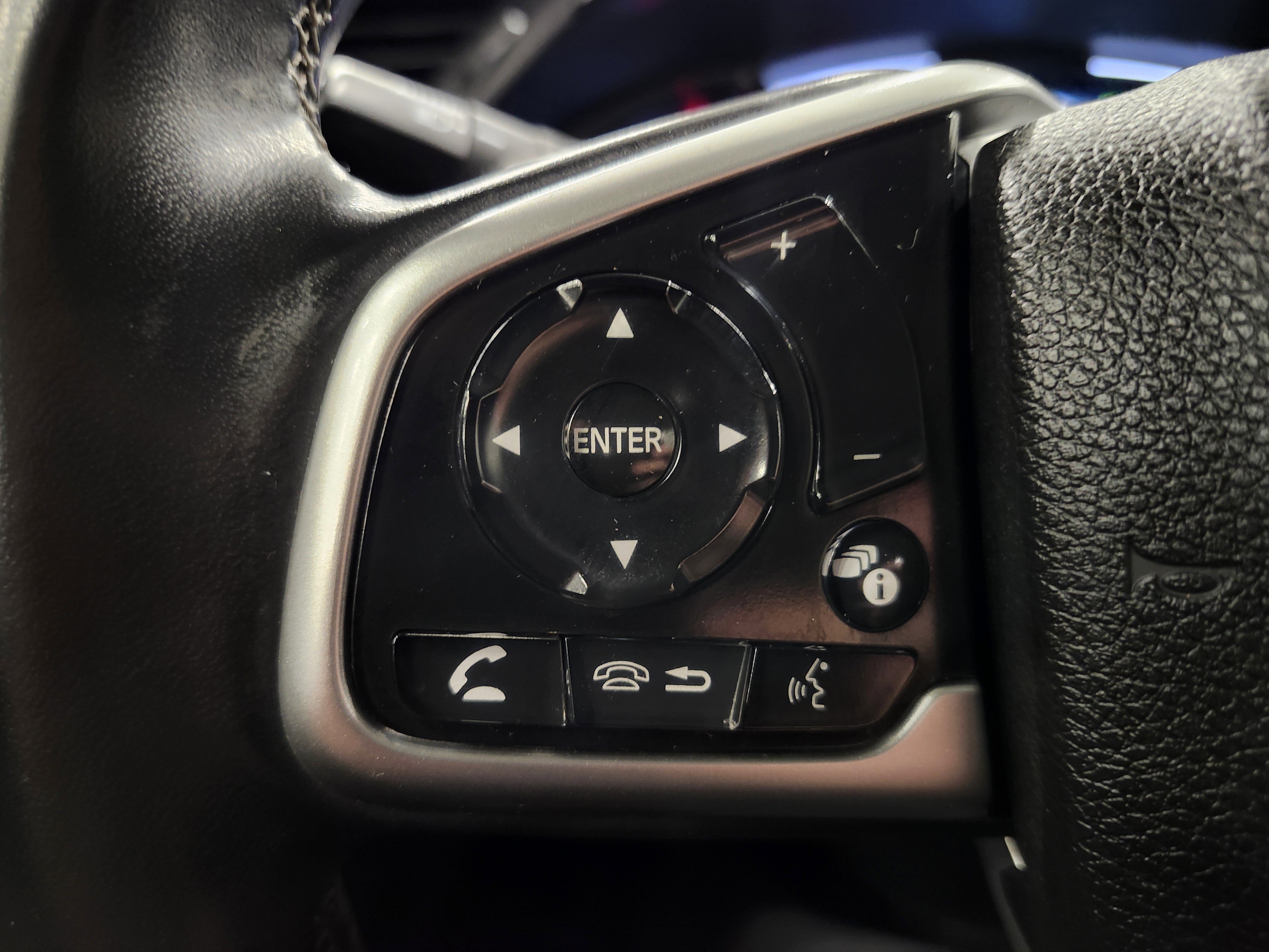 Used 2019 Honda Civic Touring image 11