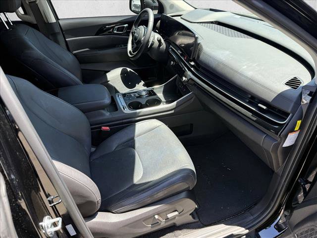 Used 2025 Kia Carnival SX Prestige FWD image 17