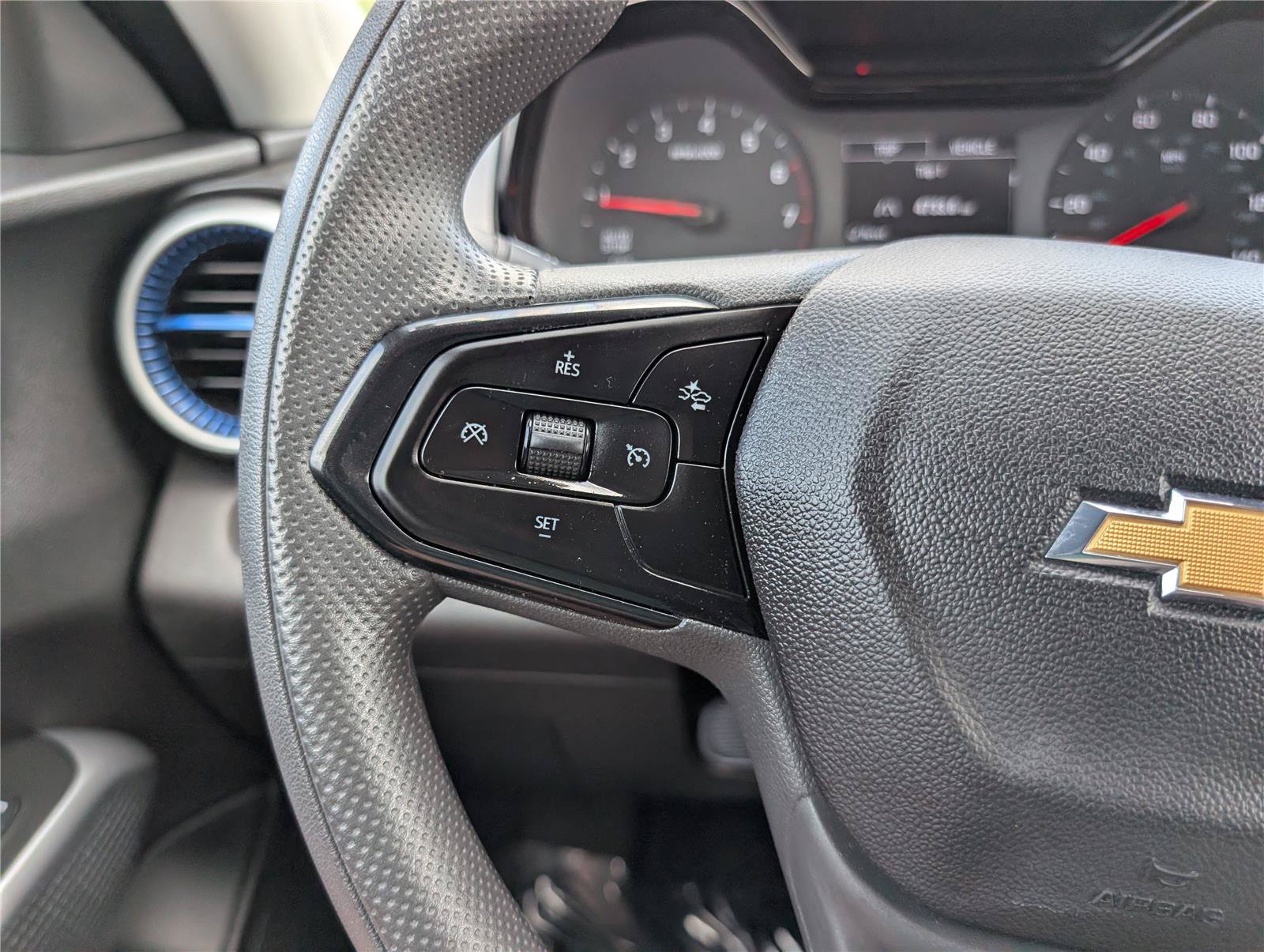 Used 2025 Chevrolet Trax LS FWD image 21