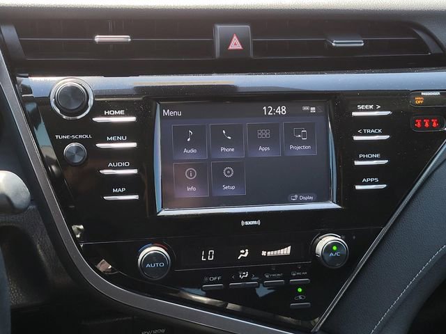 Used 2020 Toyota Camry SE w/ Carpet Mat Package image 19