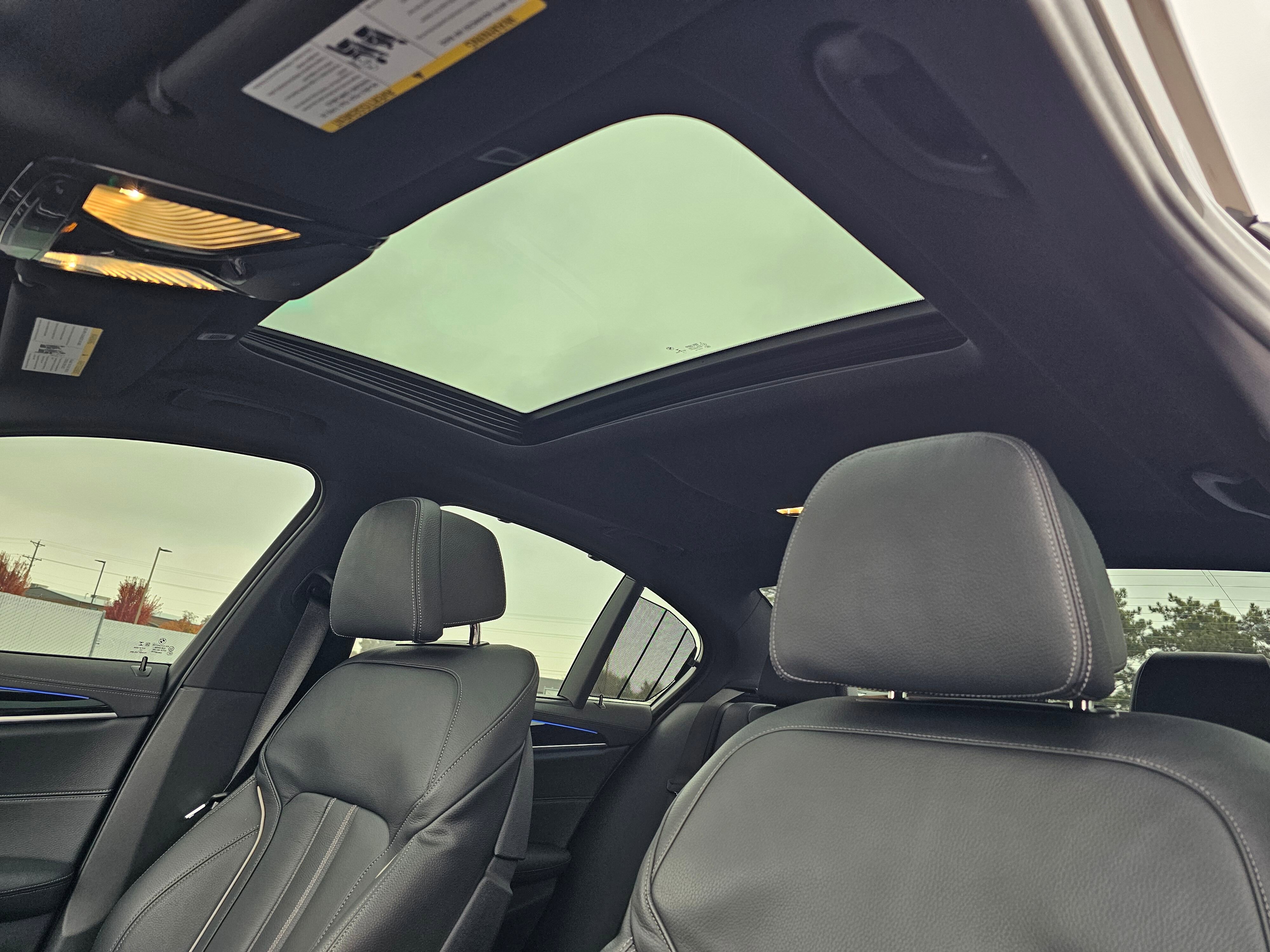 Certified 2022 BMW M550i xDrive w/ Executive Package image 28