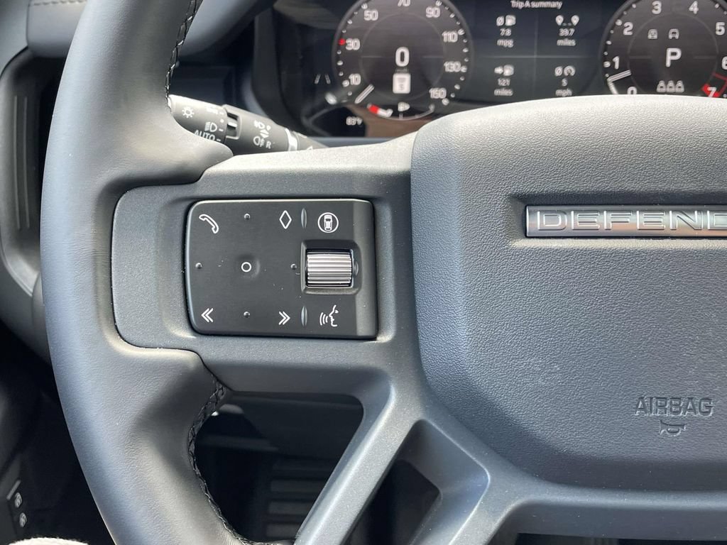 New 2026 Land Rover Defender 90 X-Dynamic SE AWD/4WD image 35