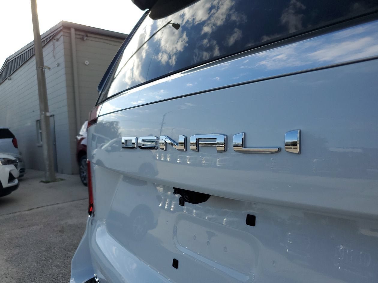 New 2026 GMC Yukon XL Denali w/ Sun & Power Step Package AWD/4WD image 9