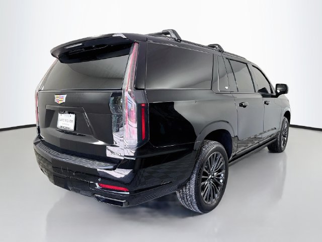 Used 2025 Cadillac Escalade ESV Sport Platinum AWD/4WD image 5