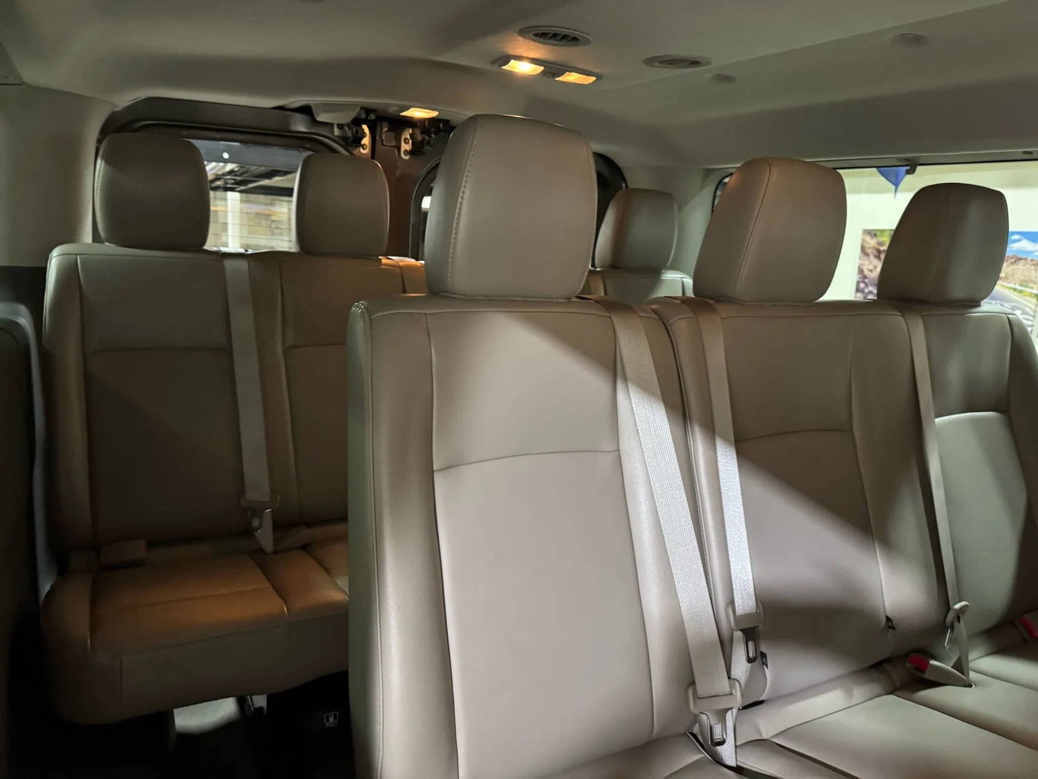 Used 2018 Nissan NV 3500 SL image 32