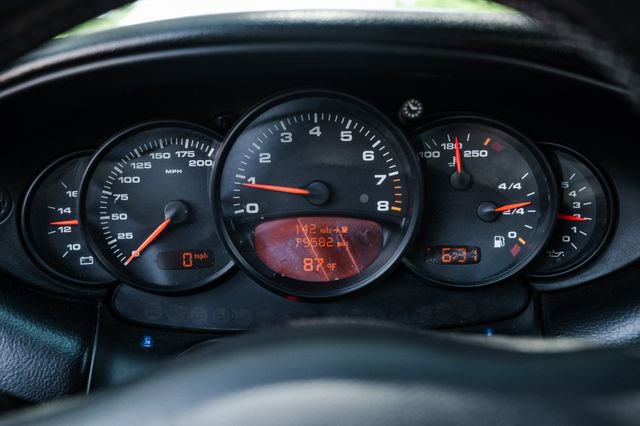 Used 2002 Porsche 911 Carrera 4 image 9