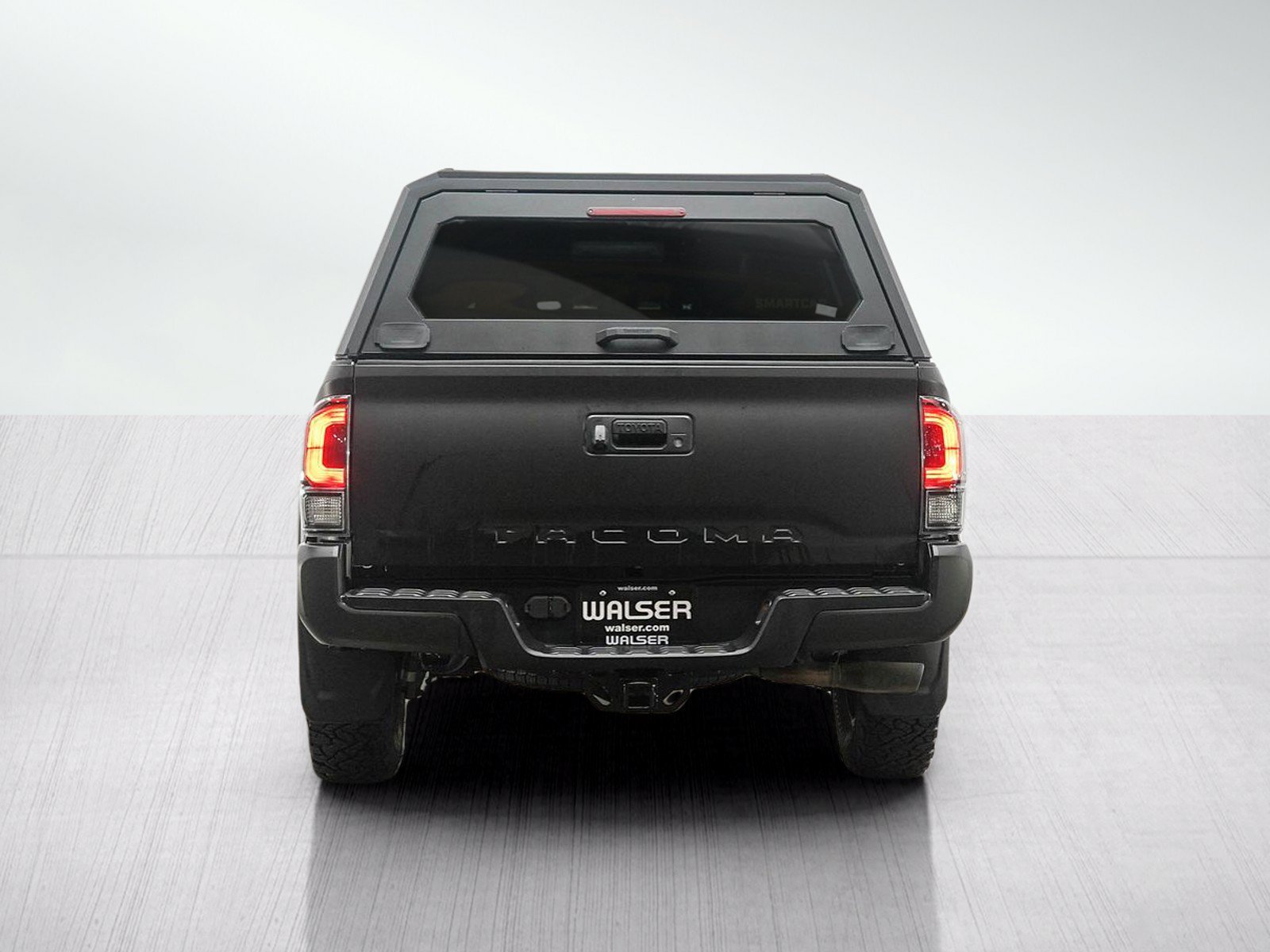 Used 2019 Toyota Tacoma TRD Off-Road AWD/4WD image 4