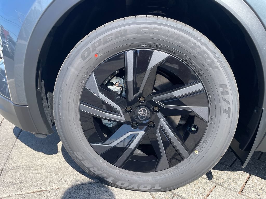 New 2026 Toyota C-HR AWD/4WD image 10