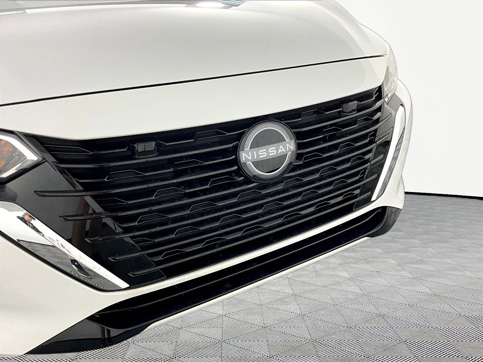 Certified 2025 Nissan Sentra S FWD image 28