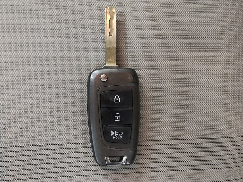 Used 2022 Hyundai Venue SEL image 32