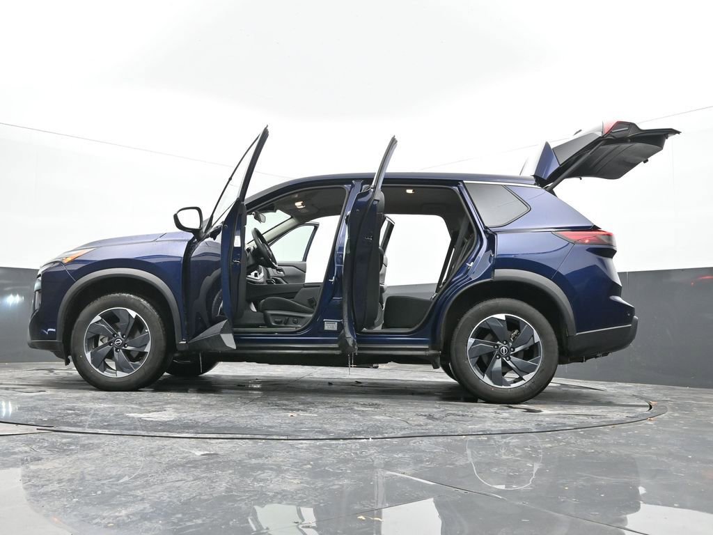 Used 2024 Nissan Rogue SV image 68
