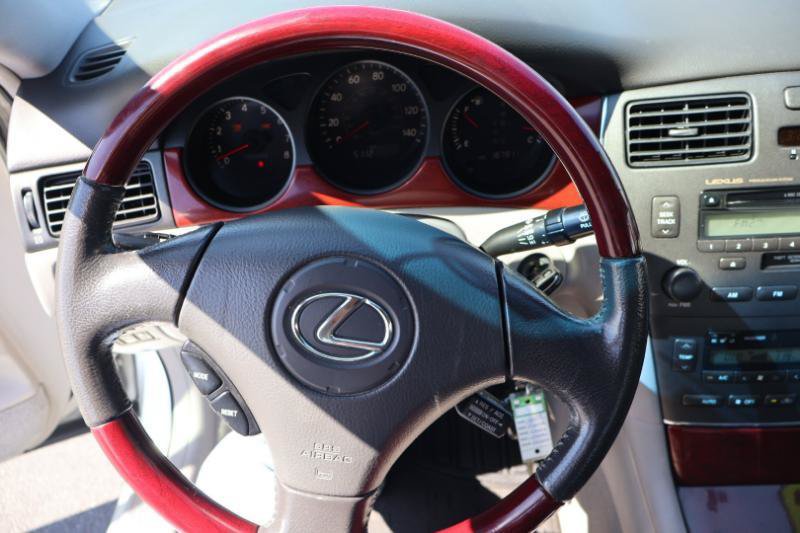 Used 2003 Lexus ES 330 FWD image 16