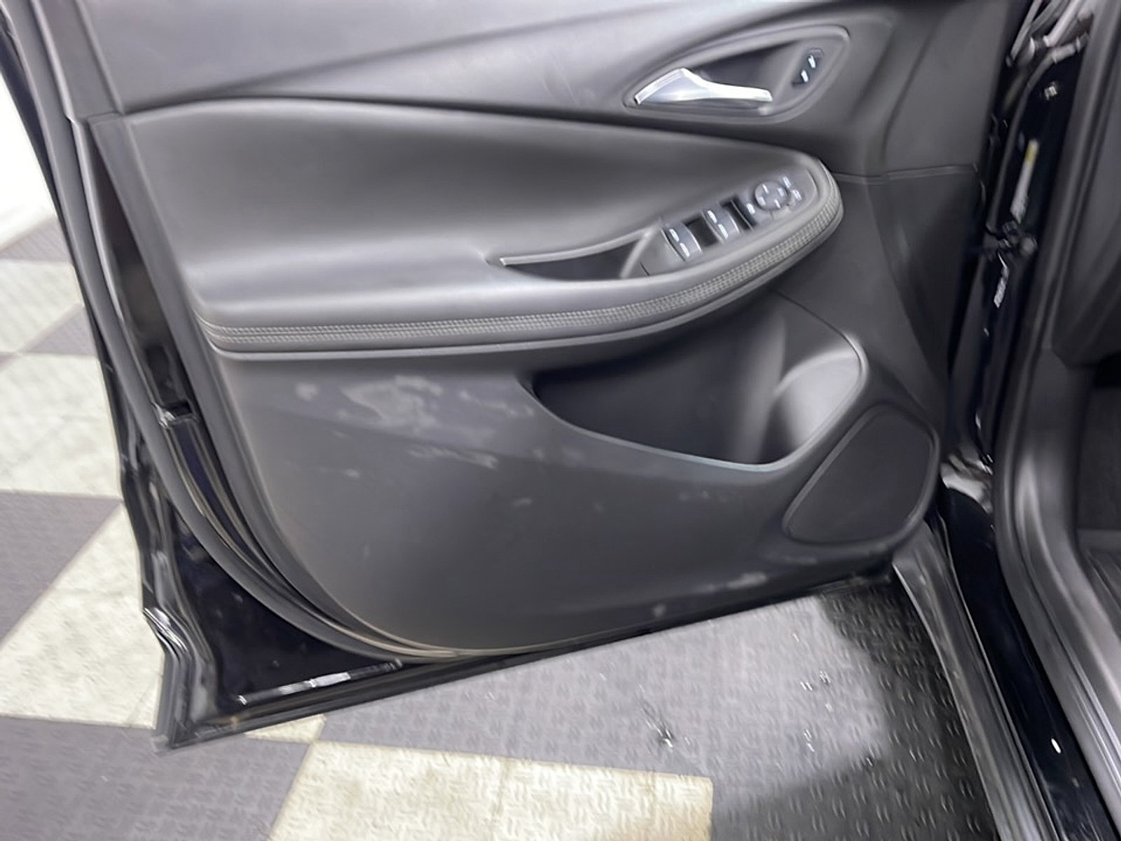 Used 2024 Buick Encore GX Preferred w/ Advanced Technology Package FWD image 13